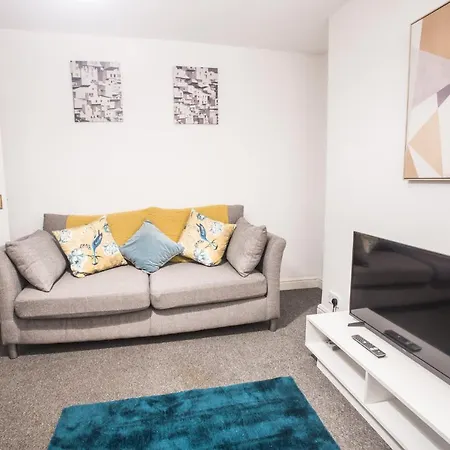 16 Oakfield Place *