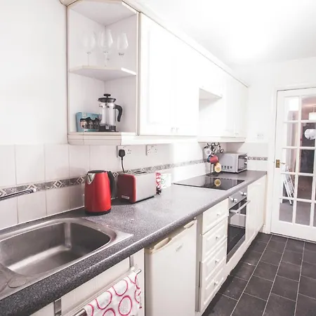 16 Oakfield Place Bristol