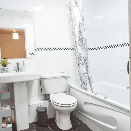 Apartment 16 Oakfield Place Bristol